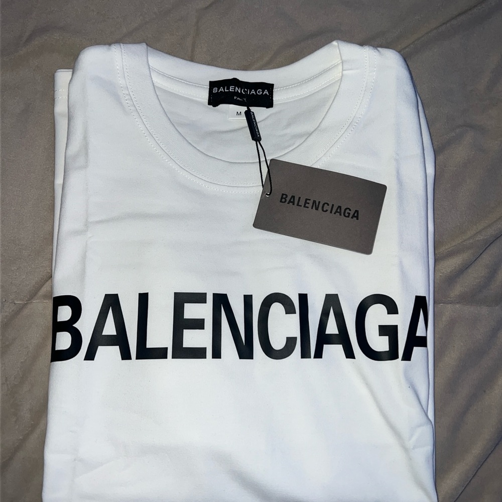 BRAND NEW balenciaga t-shirt LMK!!